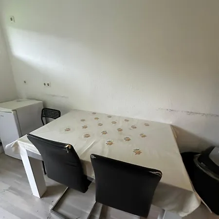 Montoer Und Studentenzimmer Bett Vermietung Ug1 Daire